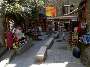 saretene-old-town-shops_403l